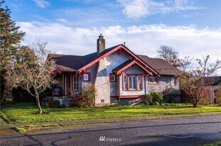 2400 E St in Bellingham, WA - Building Photo