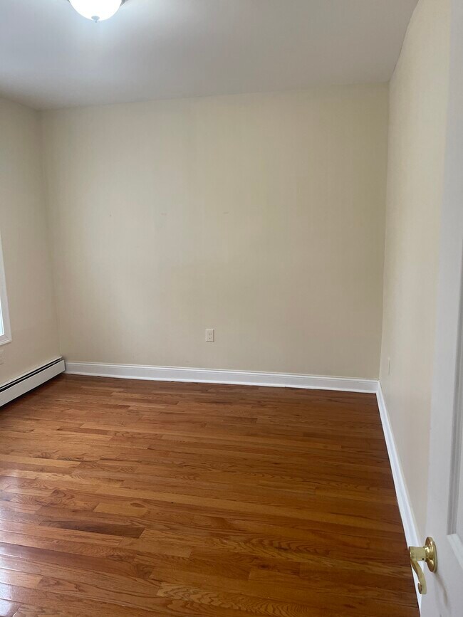 94 Woodlawn Ave in Jersey City, NJ - Foto de edificio - Building Photo