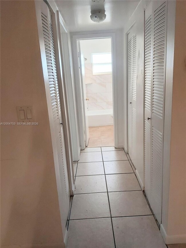 1300 N 17th Ave in Hollywood, FL - Building Photo - Building Photo