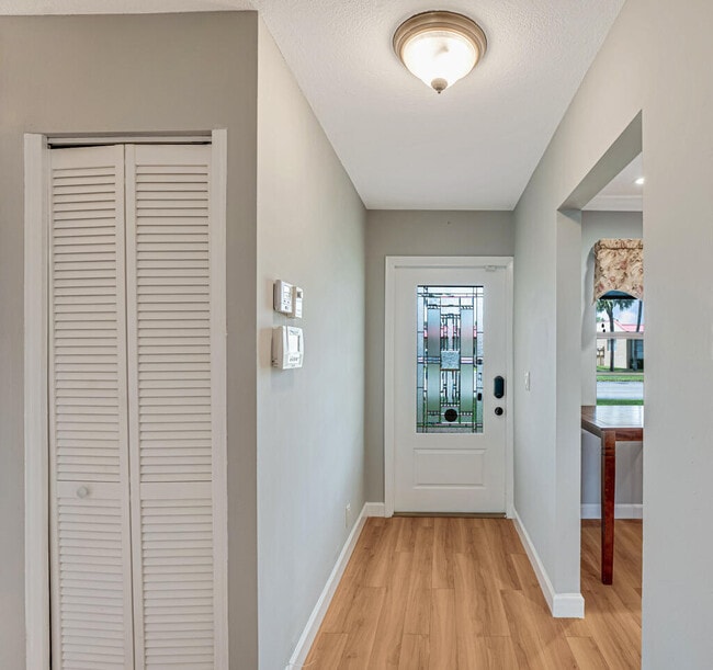 104 Lake Helen Dr in West Palm Beach, FL - Building Photo - Building Photo