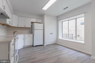 3840 Persimmon Cir in Fairfax, VA - Building Photo - Building Photo