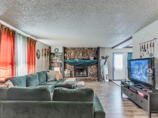 6916 Woodlake Dr in Oklahoma City, OK - Building Photo - Building Photo