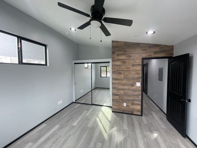 1564 Loma Ln in Chula Vista, CA - Building Photo - Building Photo