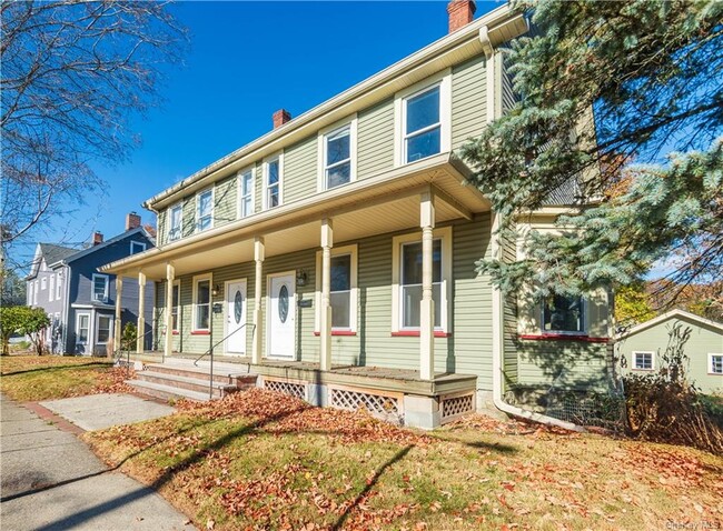 2 Cottage St in Warwick, NY - Foto de edificio - Building Photo