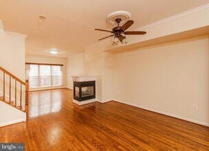 13638 Cedar Run Ln in Herndon, VA - Building Photo - Building Photo