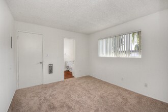 600 S Fernwood St-Unit -A20 in West Covina, CA - Building Photo - Building Photo