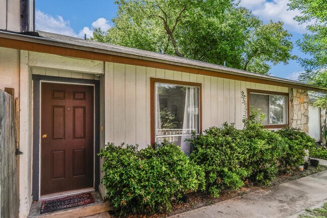 1218 Tartan Ln in Austin, TX - Building Photo - Building Photo
