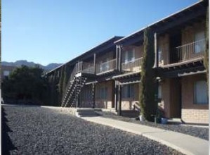 Lincoln Apartments in El Paso, TX - Building Photo - Building Photo