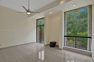 2529 NE 135th St in North Miami, FL - Building Photo - Building Photo