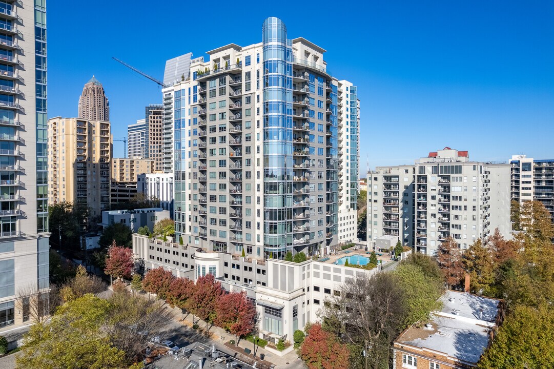 Luxe Midtown in Atlanta, GA - Foto de edificio