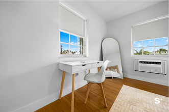 235 76th St-Unit -1 in Miami Beach, FL - Foto de edificio - Building Photo