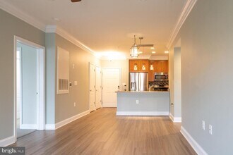 1115 Cameron St-Unit -305 in Alexandria, VA - Building Photo - Building Photo