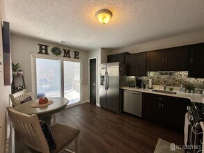 39 Renaissance Ln in New Brunswick, NJ - Building Photo - Building Photo