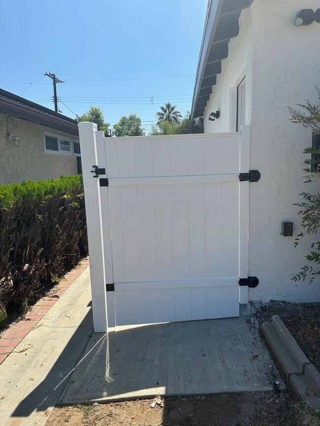 16730 Septo St in Los Angeles, CA - Building Photo - Building Photo