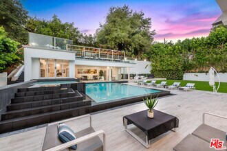 4533 Estrondo Dr in Los Angeles, CA - Building Photo - Building Photo