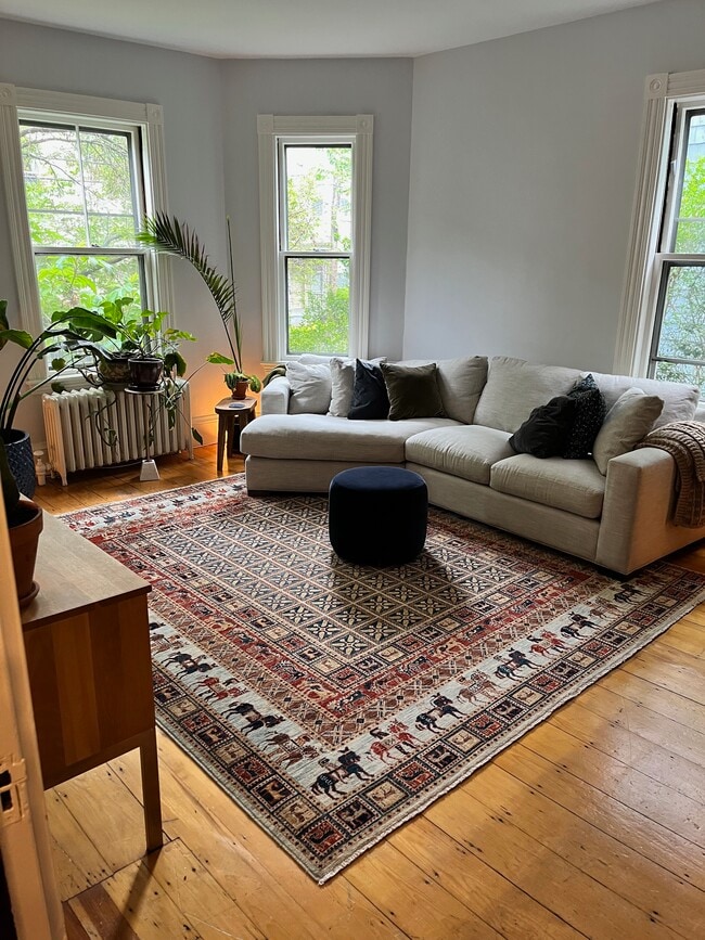 119 Antrim St, Unit 1 in Cambridge, MA - Foto de edificio - Building Photo