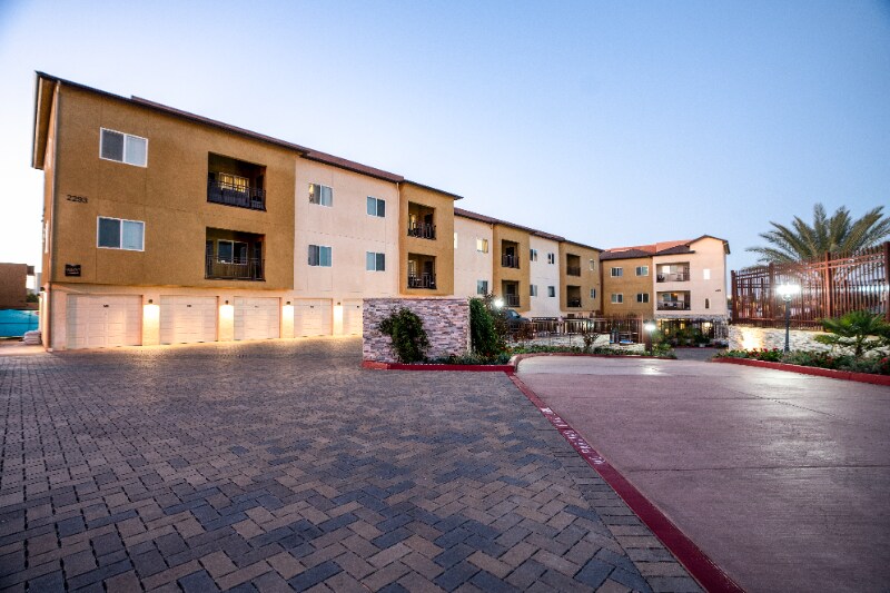 2291 Dunlop St in San Diego, CA - Building Photo
