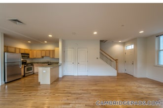 110 Second St., Unit PH04 in Cambridge, MA - Building Photo - Building Photo