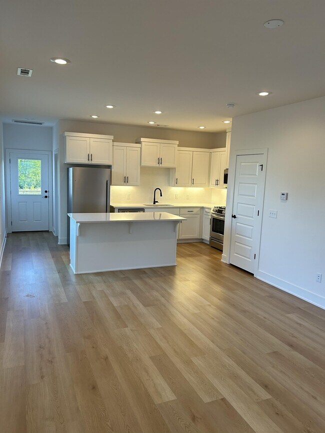 property at 1623 W Stone St