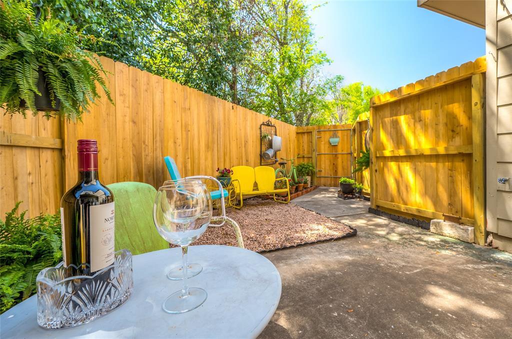14703 Barryknoll Ln in Houston, TX - Building Photo