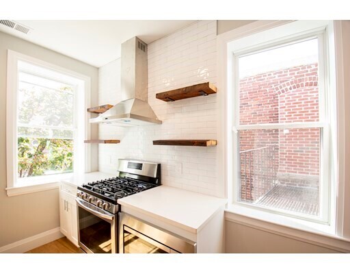 66 Lubec St-Unit -1 in Boston, MA - Building Photo