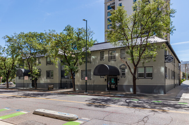 Uptown Terrace in Denver, CO - Foto de edificio - Building Photo