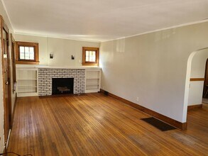 3827 University Ave in Des Moines, IA - Building Photo - Building Photo