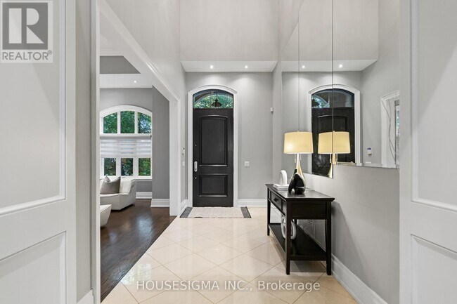 1290 Lakebreeze Dr in Mississauga, ON - Building Photo - Building Photo
