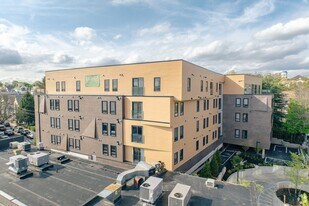 9 Central St in Somerville, MA - Building Photo
