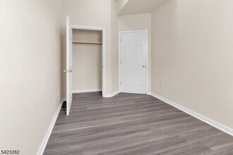 31 M.L.K. Drive in Jersey City, NJ - Building Photo - Building Photo