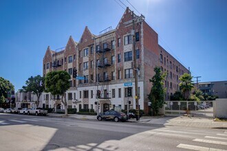 Hollymont Apartments in Los Angeles, CA - Building Photo - Building Photo