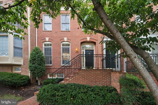 1753 22nd St N in Arlington, VA - Foto de edificio - Building Photo