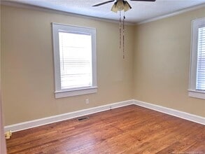 200 Kirkland Dr in Fayetteville, NC - Foto de edificio - Building Photo