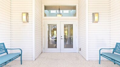 877 7th St S in Naples, FL - Building Photo - Building Photo