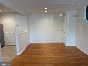 2403 Beacon Hill Dr in Gloucester Township, NJ - Building Photo - Building Photo