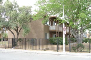 538 McKellar Cir in Las Vegas, NV - Building Photo