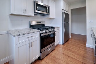 107 E Broadway, Unit A in Milford, CT - Building Photo - Building Photo