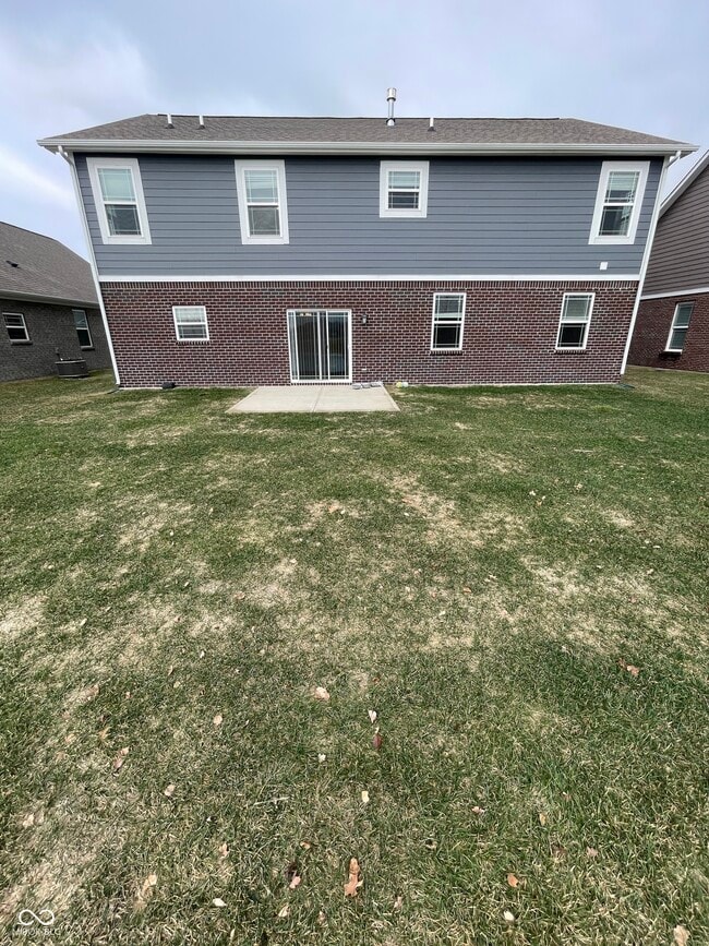 7352 Doyal Dr in Whitestown, IN - Building Photo - Building Photo