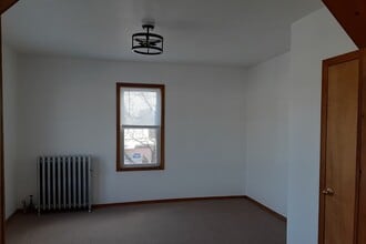 83 Main St, Unit 2A in Westfield, MA - Building Photo - Building Photo
