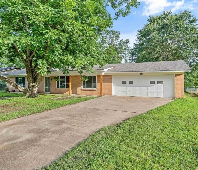 417 Polly St in Bullard, TX - Building Photo - Building Photo