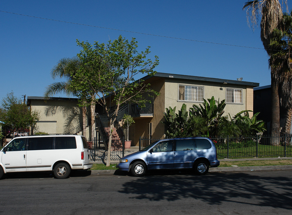 826 S Townsend St in Santa Ana, CA - Building Photo