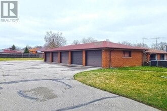 412-412 Horner Ave in Toronto, ON - Building Photo - Building Photo
