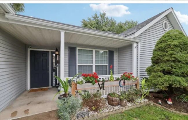 126 Thomson Ln in Oregon, WI - Building Photo - Building Photo