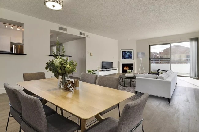 Beverlywood Luxury Apartments in Los Angeles, CA - Foto de edificio - Building Photo