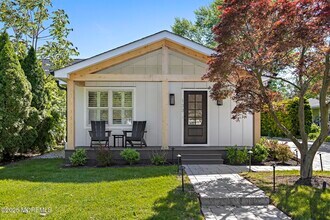 133 Atlantic Ave in Manasquan, NJ - Foto de edificio - Building Photo