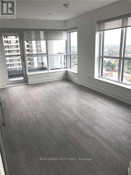 7-2307 Mabelle Ave in Toronto, ON - Building Photo - Building Photo