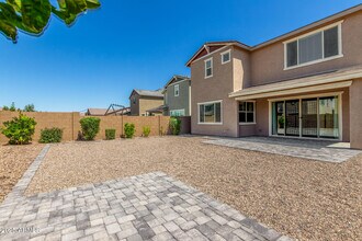 2250 E Palmdale Ln in Gilbert, AZ - Building Photo - Building Photo