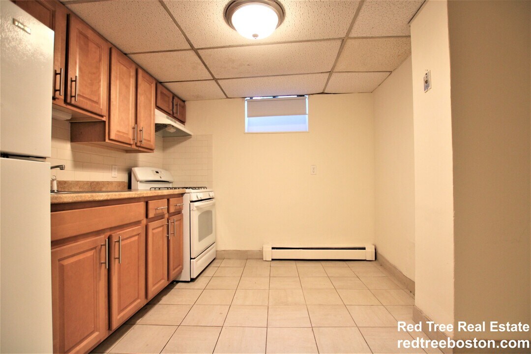 1160 Commonwealth Ave in Boston, MA - Building Photo