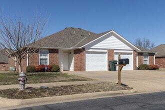 Westwood Villas in Claremore, OK - Building Photo - Primary Photo