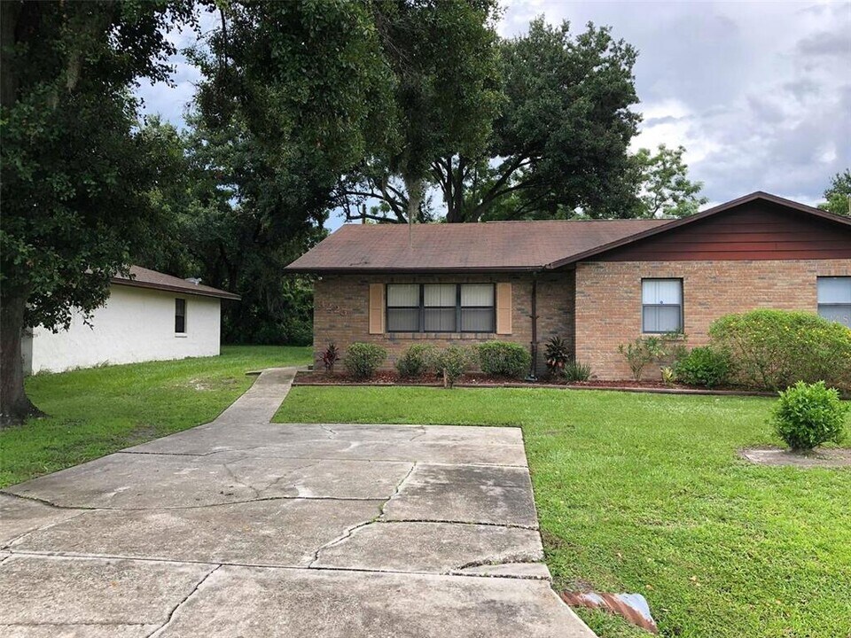 3225 Julia Ct in Lakeland, FL - Building Photo